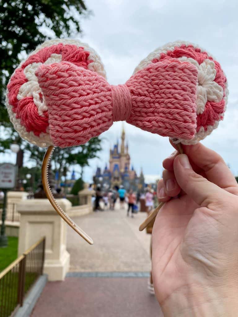How to Crochet Mouse Ears Headband. Included instructions for baby through adult sizes. Perfect for Mommy and Me photos. 