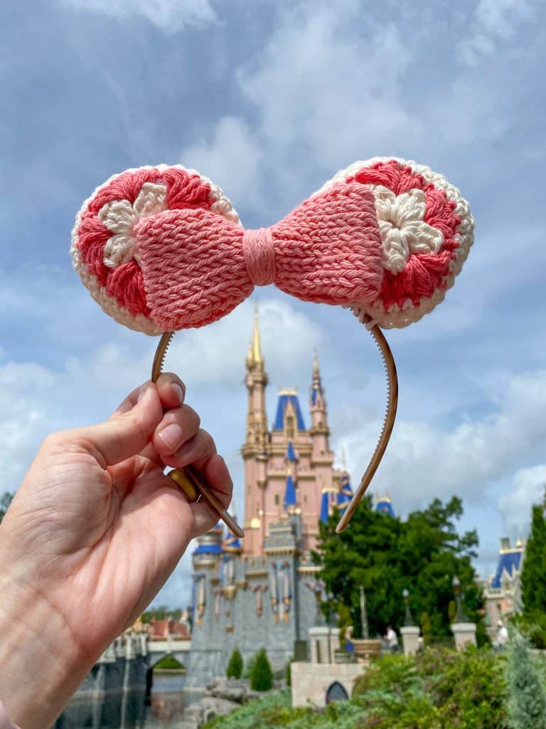 How to Crochet Mouse Ears Headband. Included instructions for baby through adult sizes. Perfect for Mommy and Me photos. 