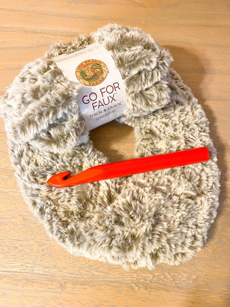 You can crochet this last minute Christmas gift done in no time! Using only 1 skein of Lion Brand Go For Thick & Quick and a Speed Hook. Great gift or for craft fairs!