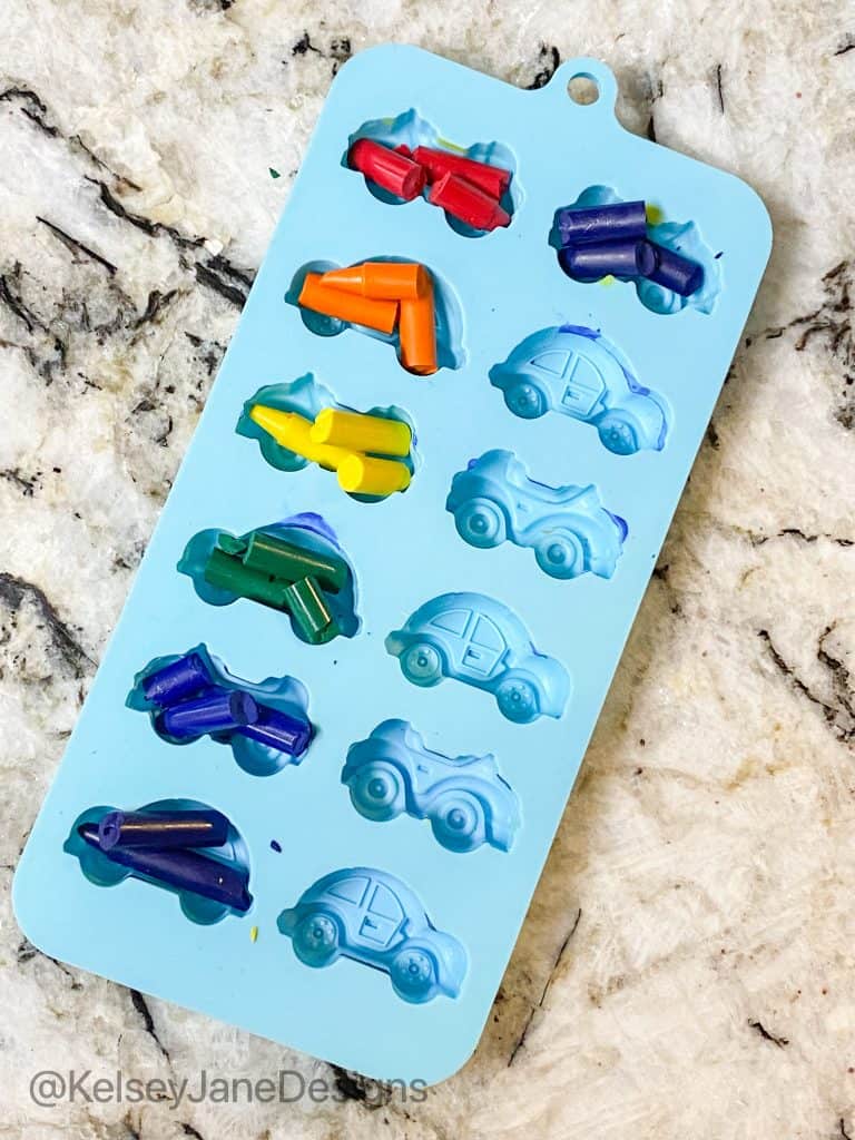 Making crayons is a great and easy activity to do with kids. If you have a toddler then you more than likely have a ton of broken crayons around. Take those crayons and reinvent them into an endless number of fun shapes using silicone molds. 