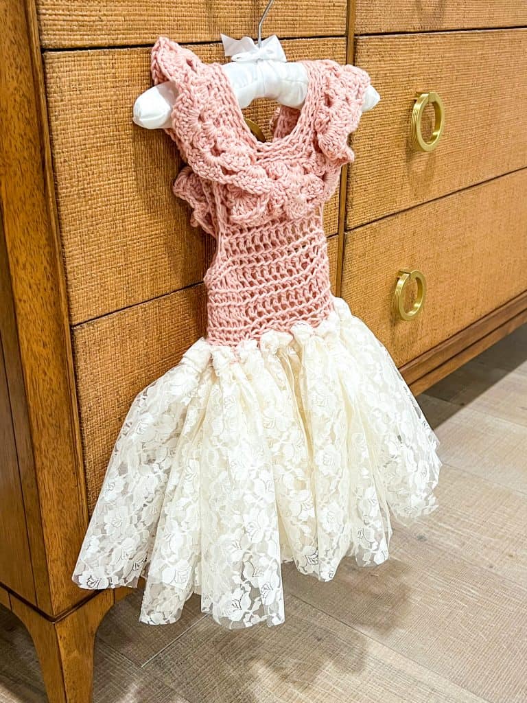 Learn how to quickly crochet in a few short hours a custom princess dress. No pattern or math required! Easy instructions on how to make in any size. Free video pattern tutorial. 