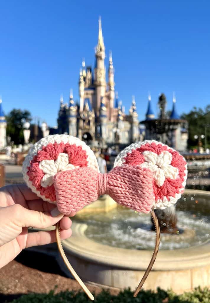 How to Crochet Mouse Ears Headband. Included instructions for baby through adult sizes. Perfect for Mommy and Me photos. 