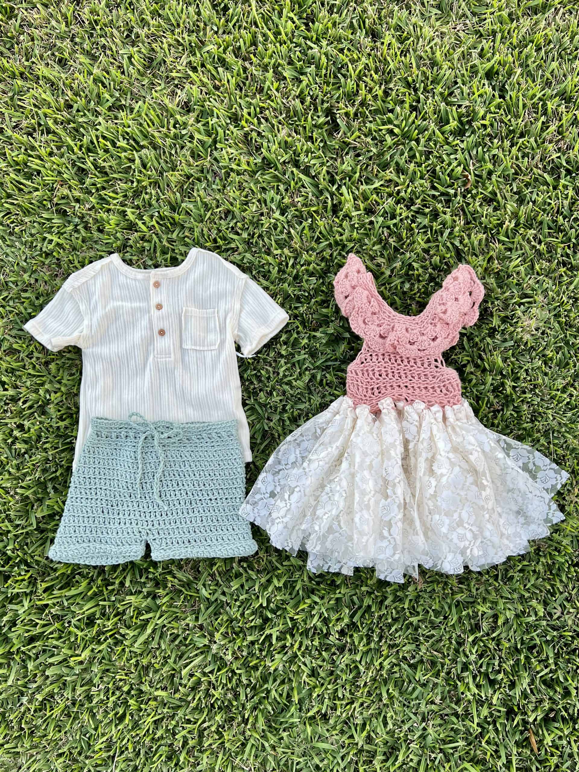 How to create and crochet coordinating outfits for kids (both boys and girls). Find inspiration, patterns, and tips. Perfect for family photo shoots and can easily be passed down to future generations!
