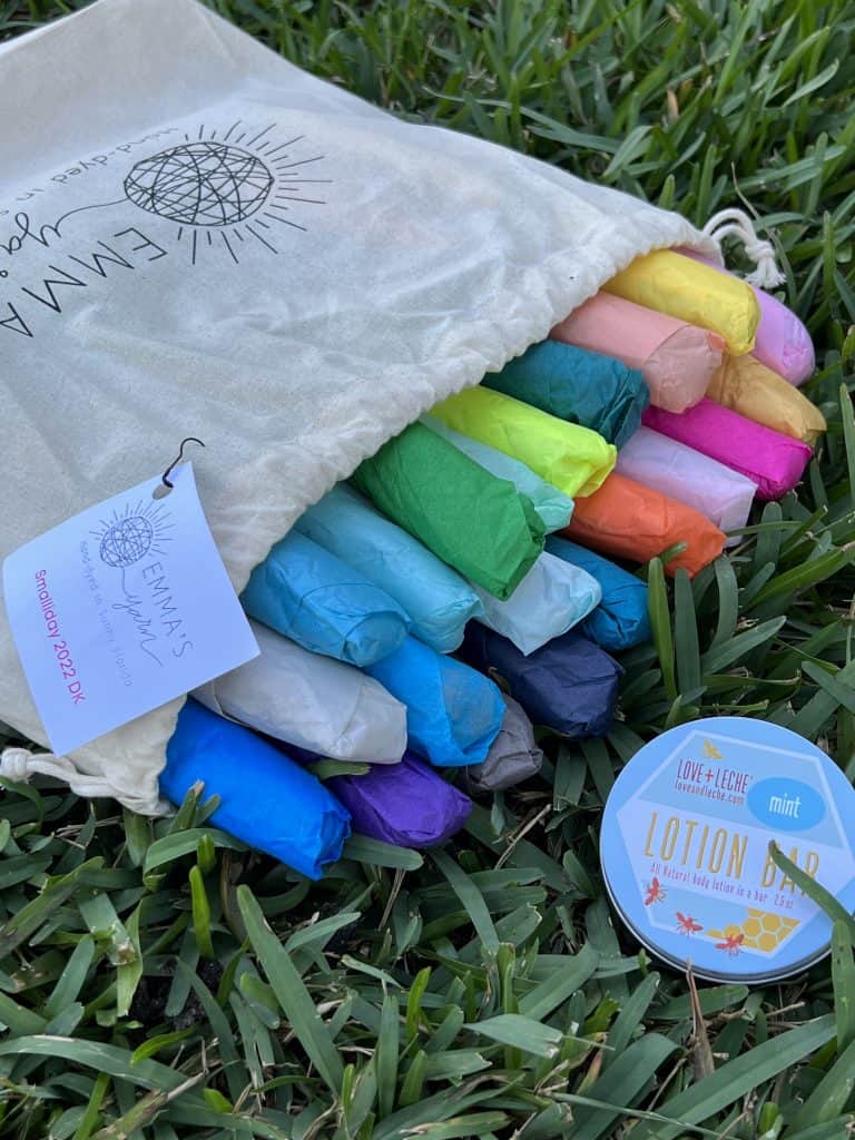 Emma’s Yarn Smalliday : Review + Daily Unboxing