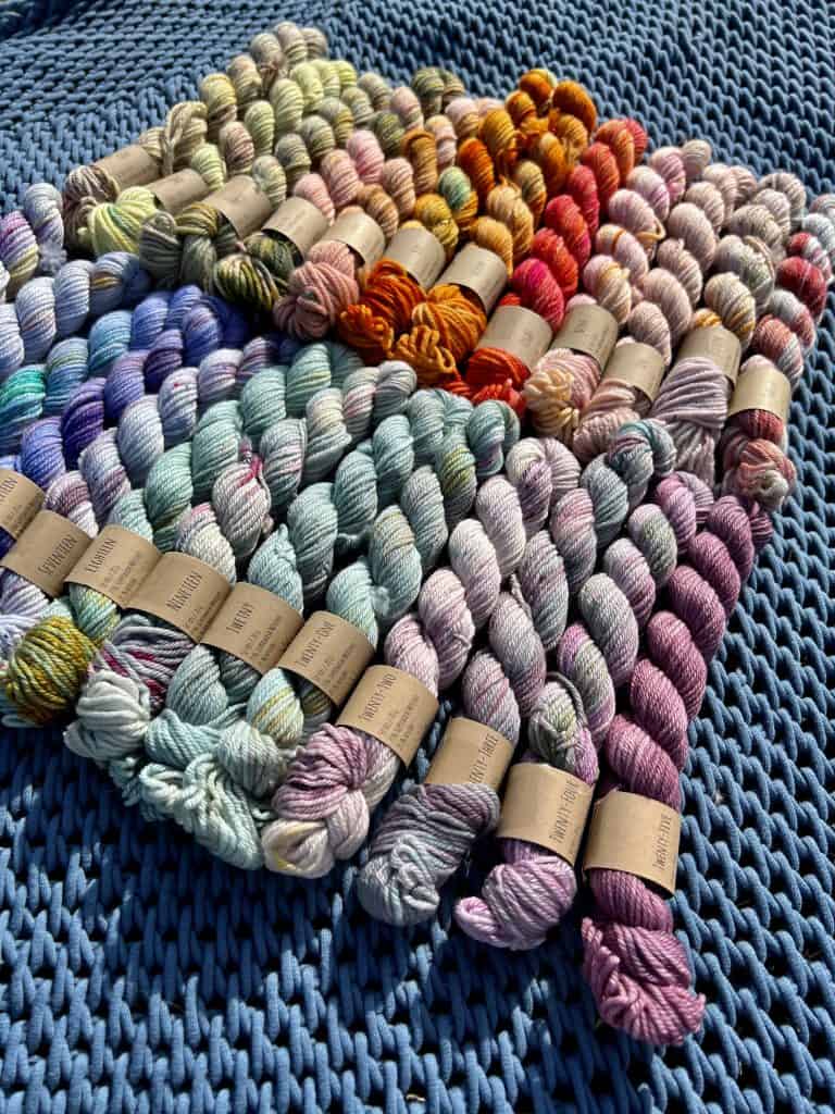 Interested in what the Smalliday Advent Set looks like in 2022? Daily photos of all 25 mini skeins. If you have always wondered what this annual Crazy Beautiful Color set looks like, you are in the correct place!